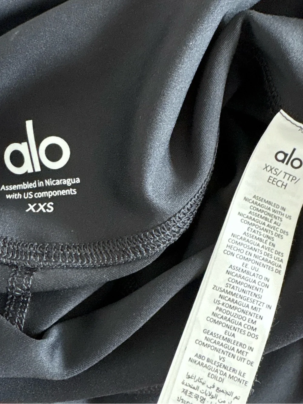 Alo yoga High-Waist Airlift Legging in black sz XXsmall